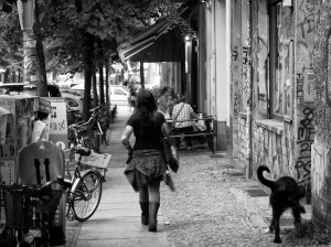 Woman and Dog Kurtz Detektei Frankfurt, Copyright Sascha Kohlmann