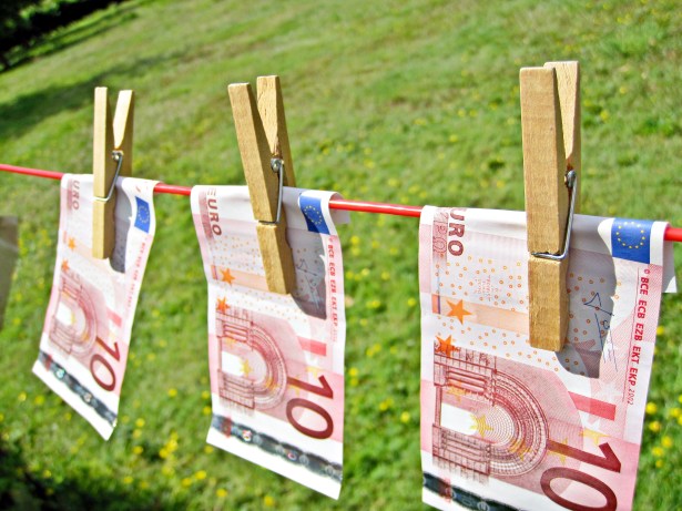 Money Laundering - Euros Kurtz Detektei Düsseldorf, Copyright Images Money